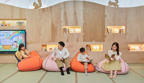 Leaf Family Lounge & Library Space Image